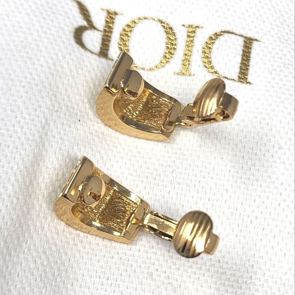 Christian dior Clip-on Earrings with Dustbag & Sample Perfume - Picture 9 of 12
